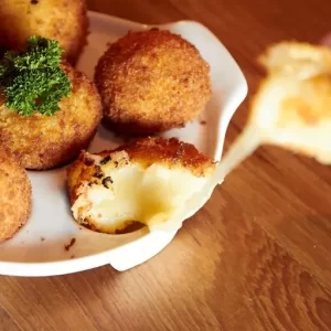 Veg Cheese Balls ( 6 Pcs.)